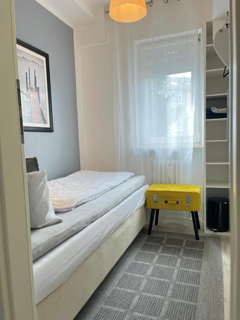 Living At Saarpartments -Adultsonly- 2 Bedrooms, Kitchen- Business & Holiday Apartments For Long- And Short Term Stay, 3 Min To Train-Station, Secure E-Bike Parking! Saarbrücken Kültér fotó