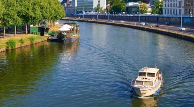 Living At Saarpartments -Adultsonly- 2 Bedrooms, Kitchen- Business & Holiday Apartments For Long- And Short Term Stay, 3 Min To Train-Station, Secure E-Bike Parking! Saarbrücken Kültér fotó